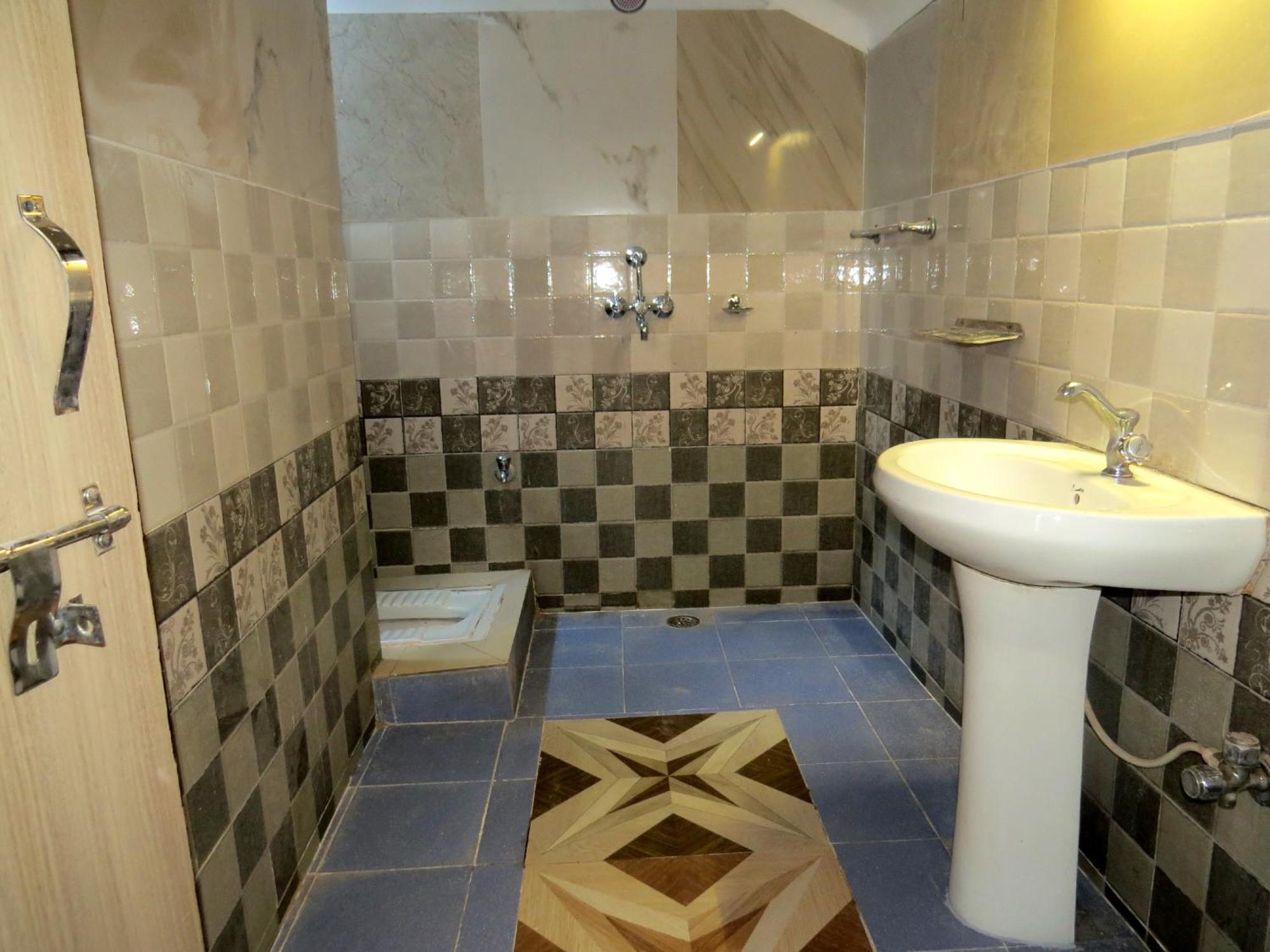 Hotel Haya Palace Найнитал Экстерьер фото