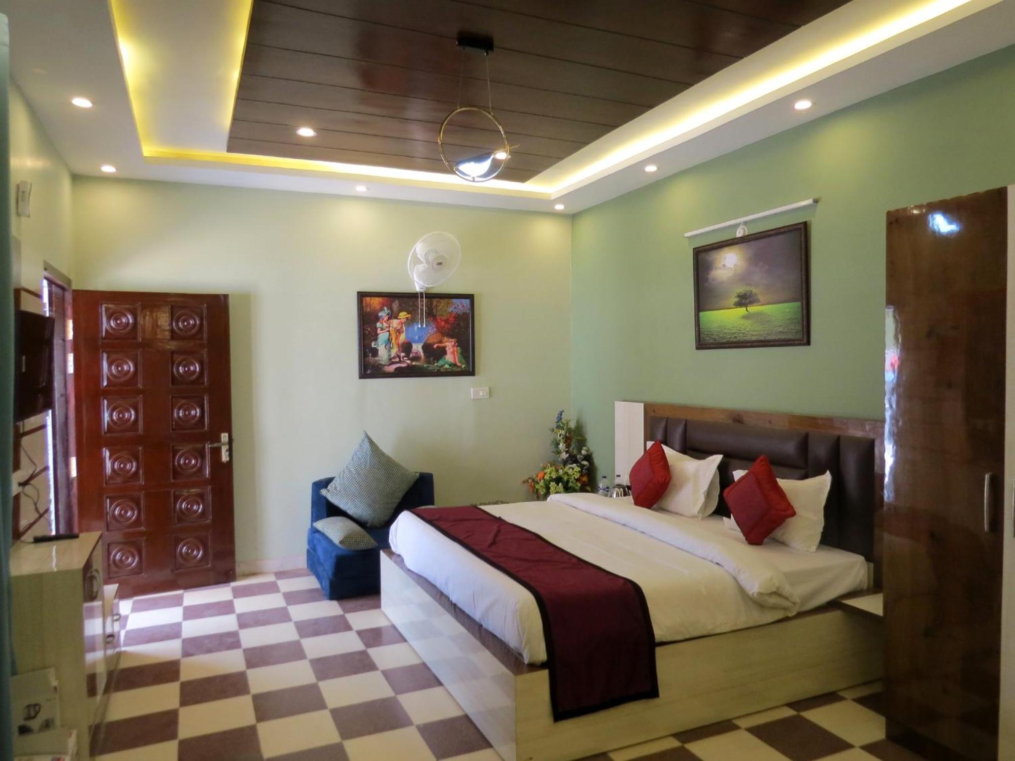 Hotel Haya Palace Найнитал Экстерьер фото