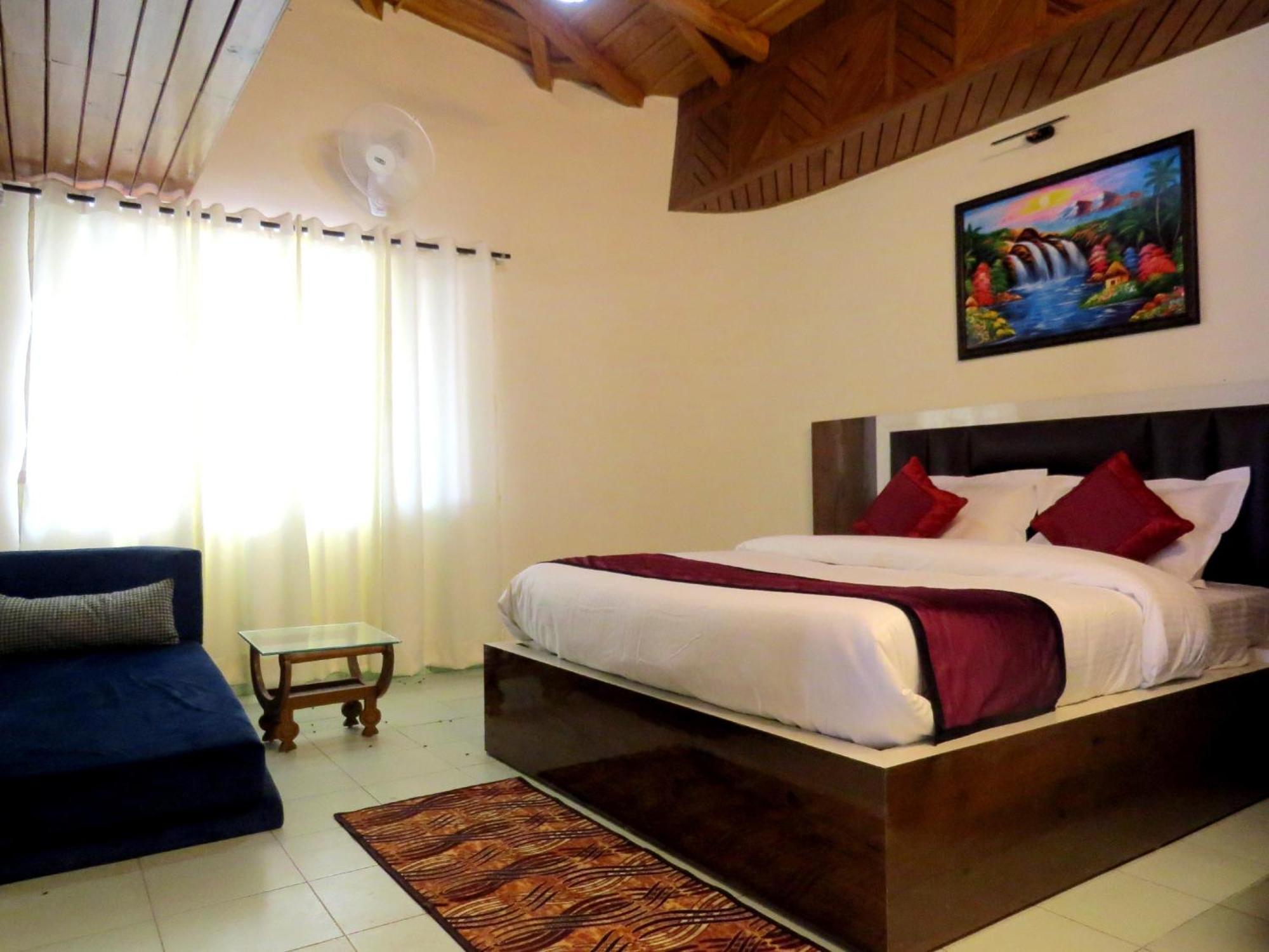 Hotel Haya Palace Найнитал Экстерьер фото