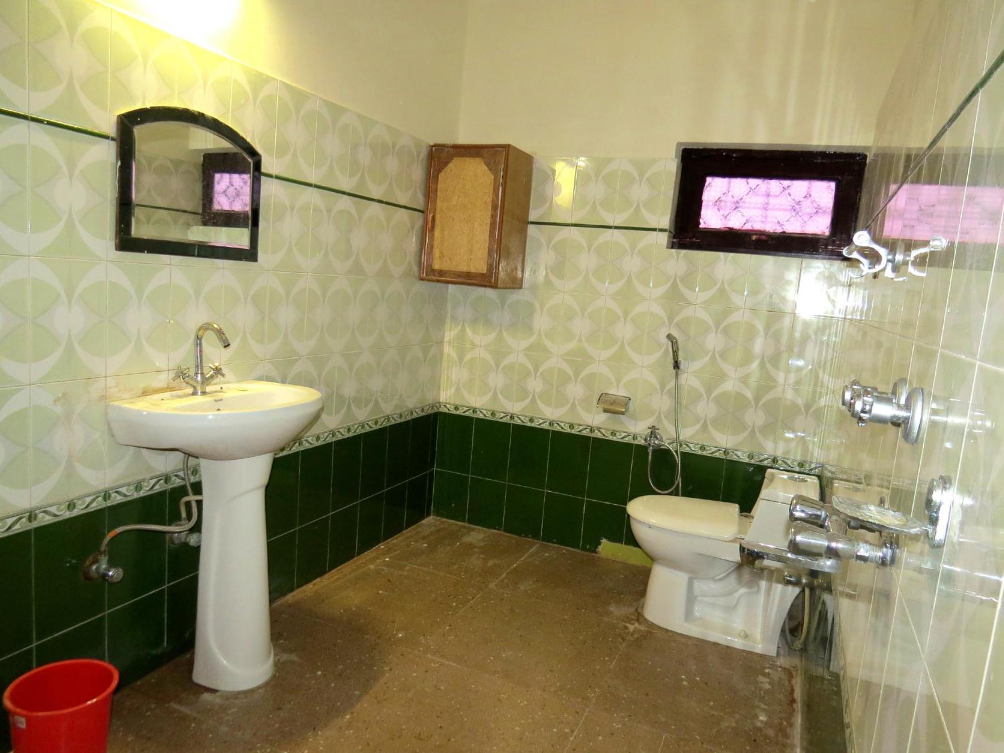 Hotel Haya Palace Найнитал Экстерьер фото