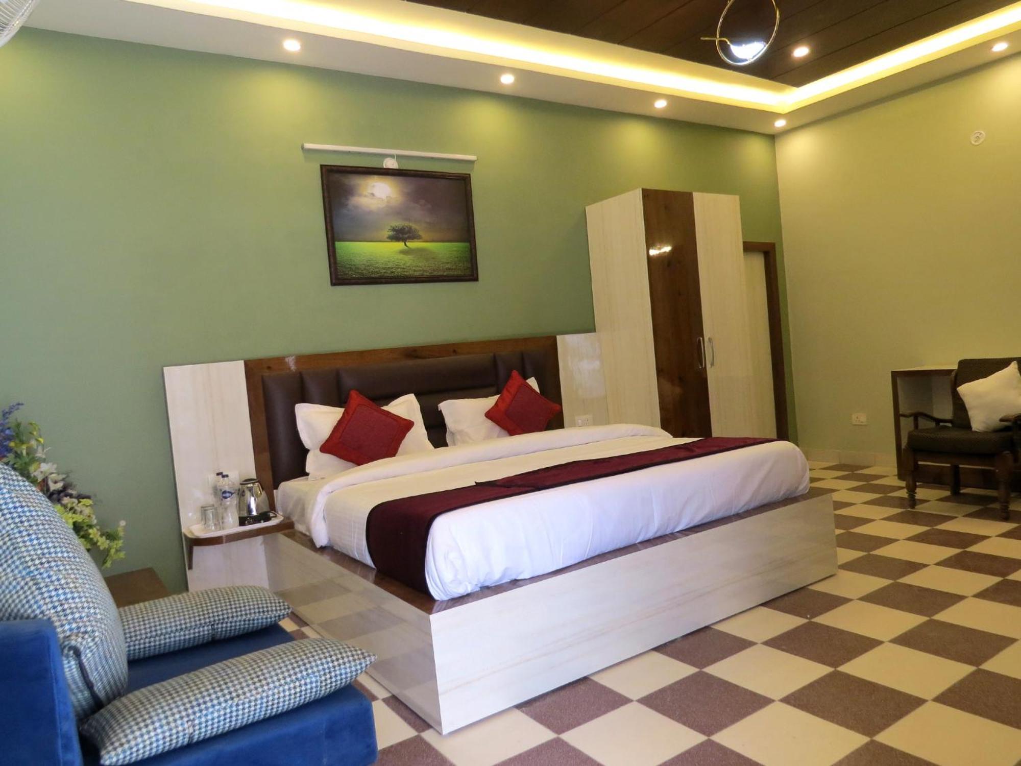 Hotel Haya Palace Найнитал Экстерьер фото